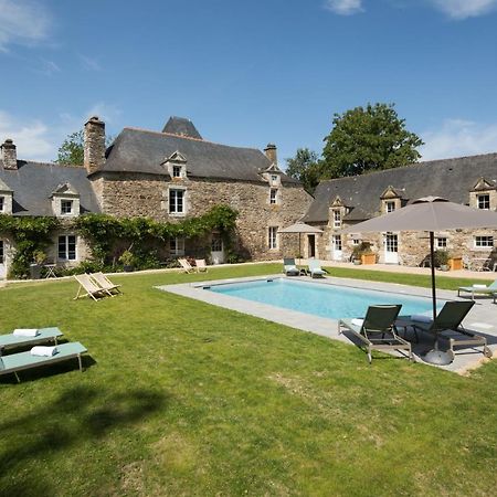 Manoir Du Vau D Arz Gites Et Chambres D Hotes Avec Piscine Malansac Dış mekan fotoğraf