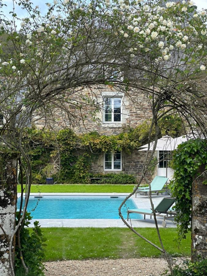 Manoir Du Vau D Arz Gites Et Chambres D Hotes Avec Piscine Malansac Dış mekan fotoğraf