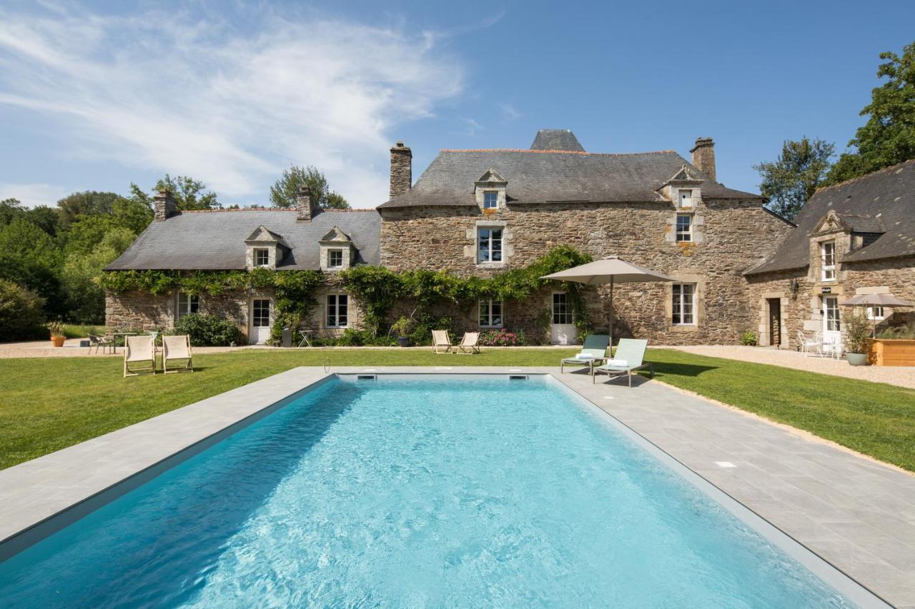 Manoir Du Vau D Arz Gites Et Chambres D Hotes Avec Piscine Malansac Dış mekan fotoğraf