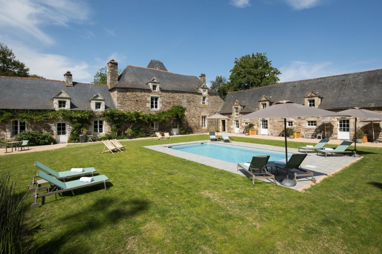 Manoir Du Vau D Arz Gites Et Chambres D Hotes Avec Piscine Malansac Dış mekan fotoğraf