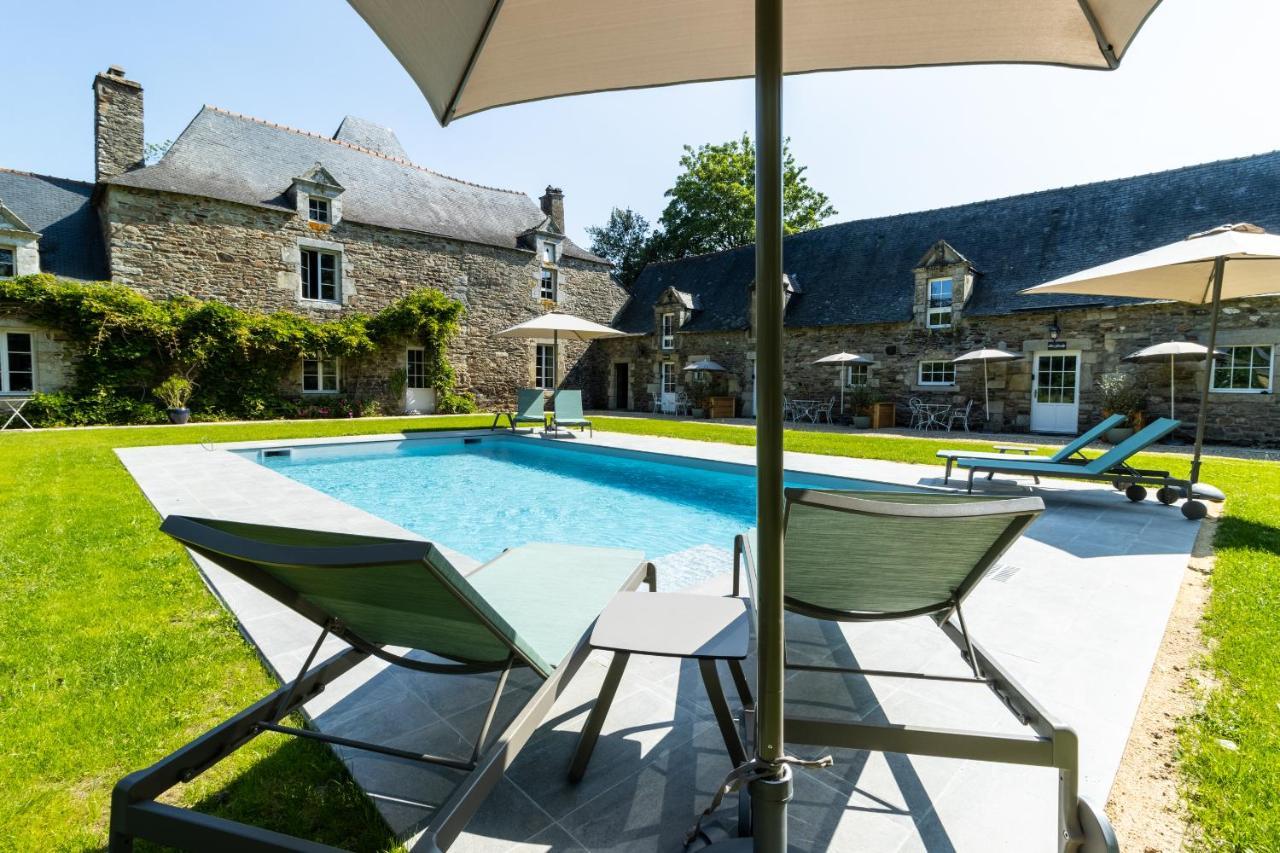 Manoir Du Vau D Arz Gites Et Chambres D Hotes Avec Piscine Malansac Dış mekan fotoğraf