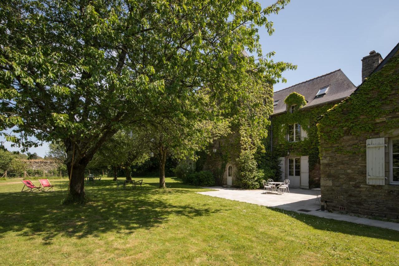 Manoir Du Vau D Arz Gites Et Chambres D Hotes Avec Piscine Malansac Dış mekan fotoğraf